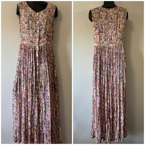 Daiquiri Dresses & Skirts - Vintage x Daiquiri Pink Tan Pleated V-Neck Maxi Sundress